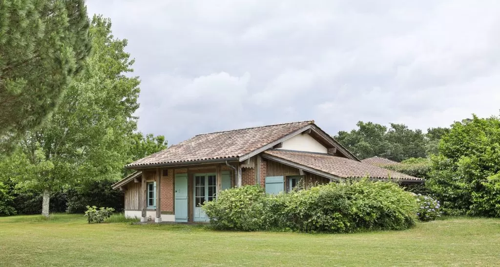 PHOTO-EXTERIEUR-MAISON-EST-3-scaled-e1674036297524